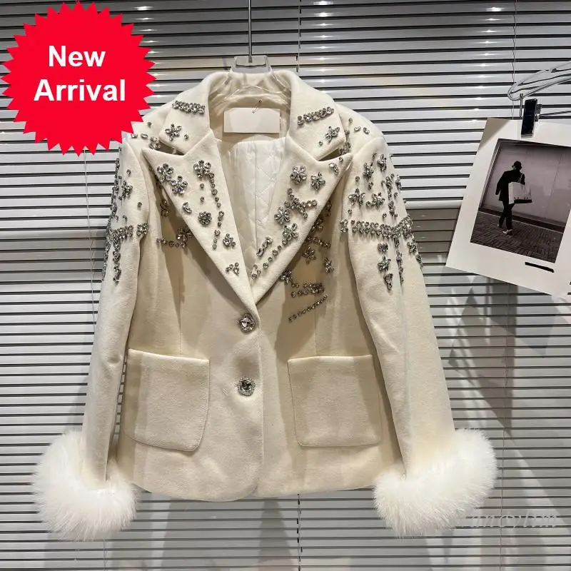 

Beige Wool Coat Women 2021 Winter New Shiny Rhinestone Shoulder Beaded Fox Fur Cuff Quilted Woolen Jacket Ladies Clothes Fashion