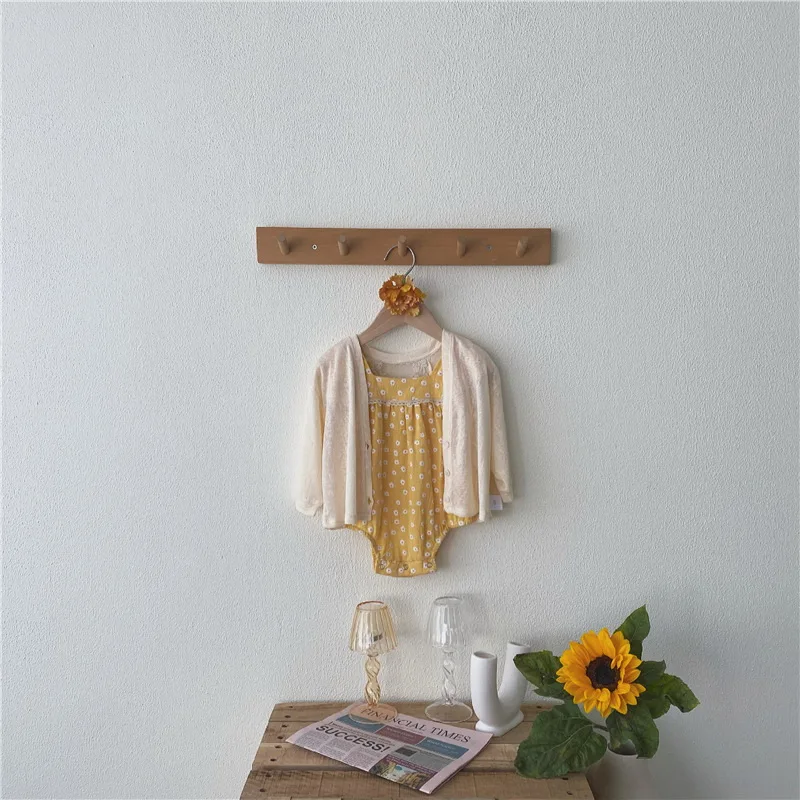 

Summer New Baby Girls Romper Little Daisy square collar Fly sleeve bodysuits Newborn Clothing 0-2T E100183