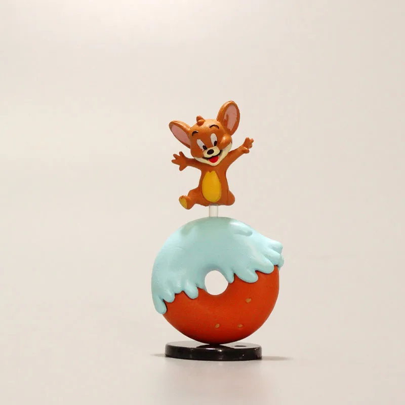 Фигурки героев мультфильмов сливочный пончик Кот и мышь Коллекционная модель