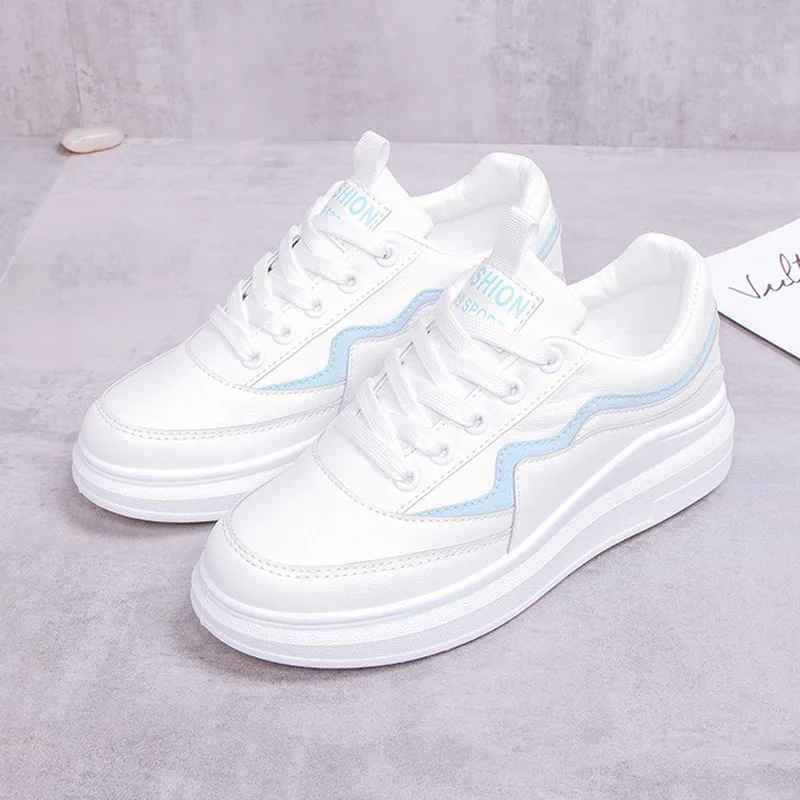 Классические туфли на платформе Женские белые Модные кроссовки удобные