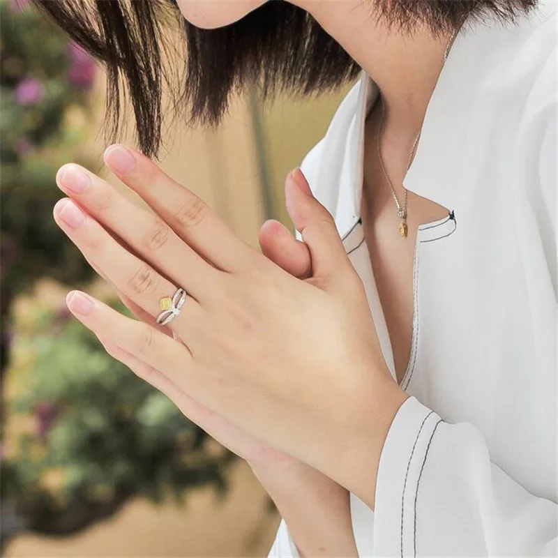 Женское кольцо из серебра 925 пробы с фианитом | Украшения и аксессуары