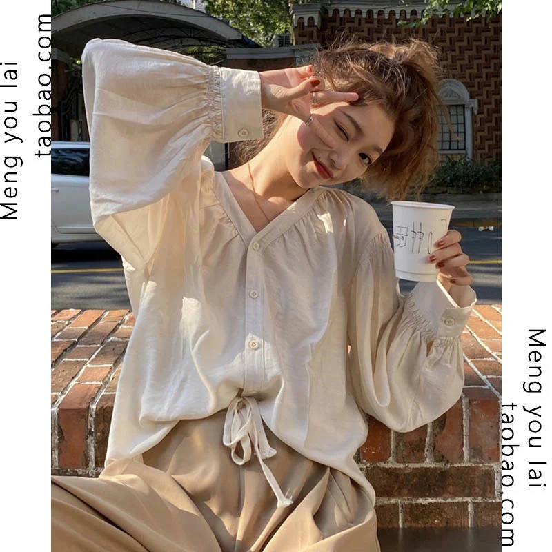 

Autumn French Style V-neck Chic Top Retro Hong Kong Style Korean Gentle Shirt Women 's Design Sense Niche Chiffon Shirt Jum