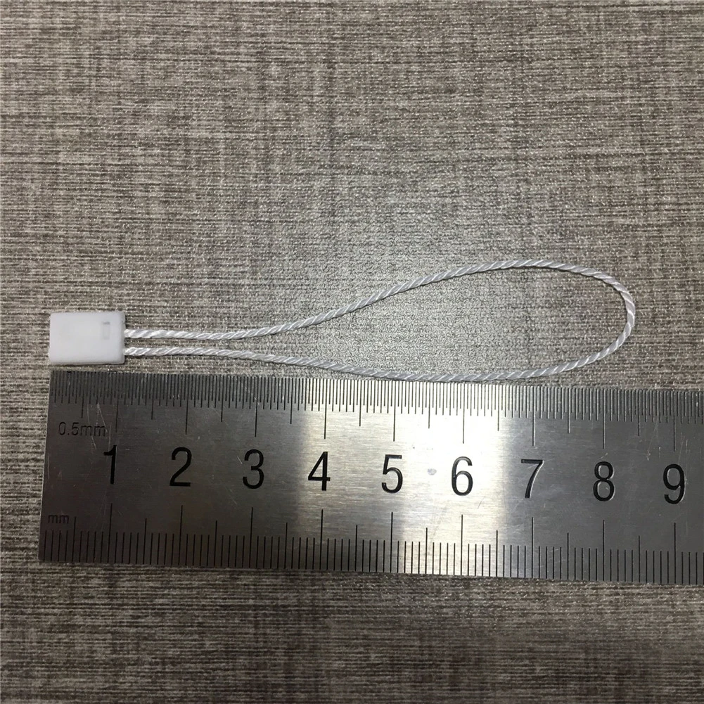 Вешалка нейлоновая черно-белая с нажимным замком 18 см | Дом и сад