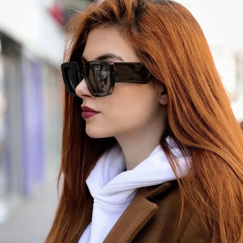 

2021 New Fashion Wide Legs Designer Sunglasses Women Small Square Trend Retro Eyewear Luxury Brand Vintage Elegant Sunshade