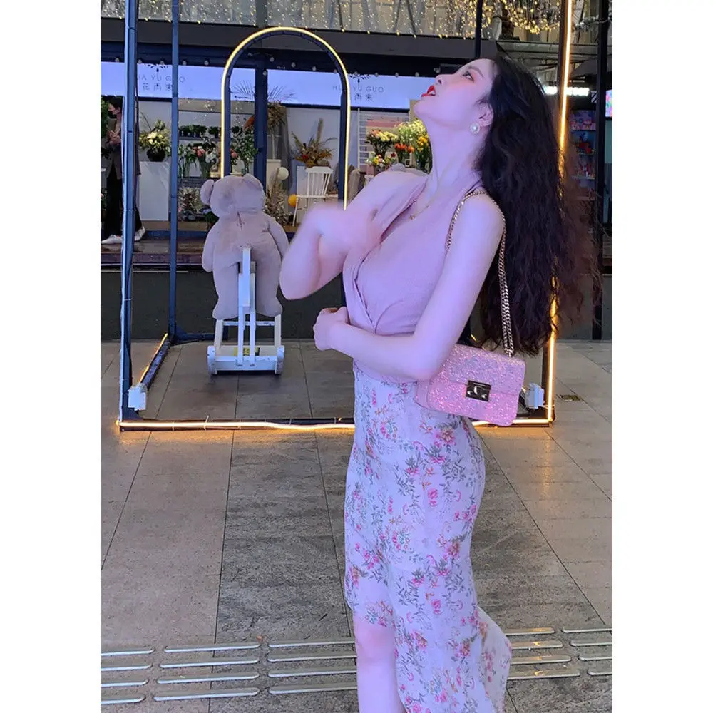 

[ Suit ] Elegant and Gentle Sexy Halter Lace -up Top + Printed Skirt Fairy Two - Piece Set High Street