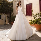 Платье свадебное атласное ТРАПЕЦИЕВИДНОЕ с V-образным вырезом и кружевной аппликацией