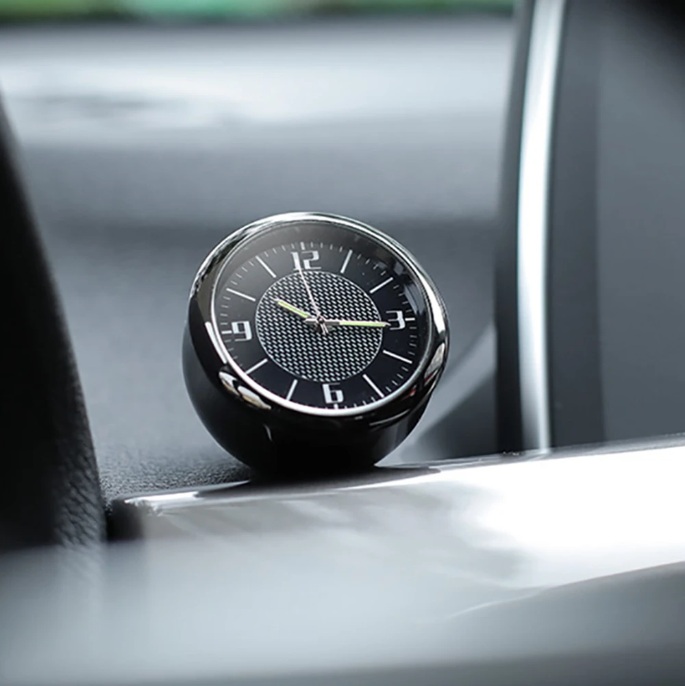 

Автомобильные часы аксессуары, автомобильные часы Вентиляционное гнездо, отображение времени часы на автомобильные аксессуары.