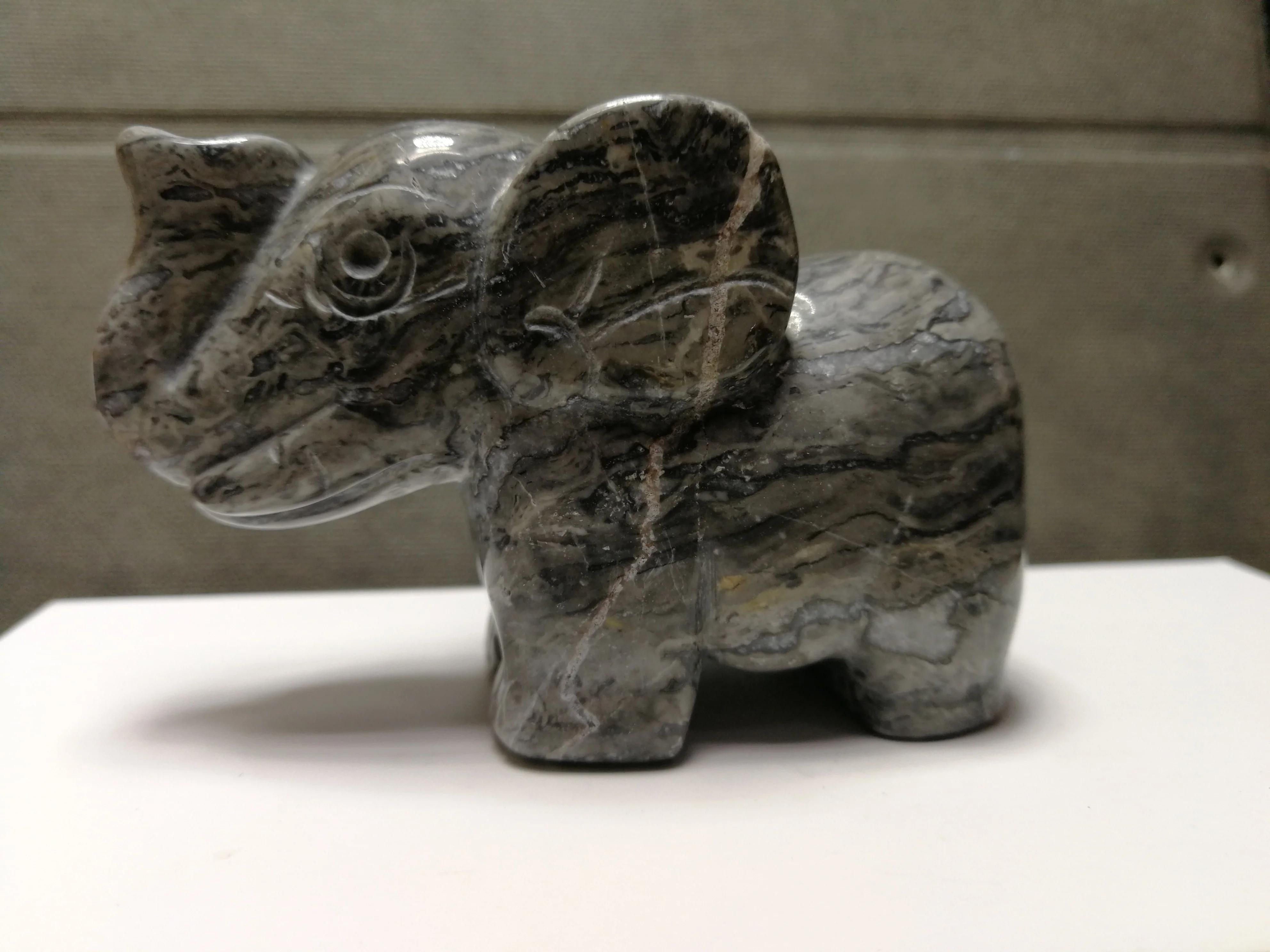 291,4 gNatural серый камень "Зебра", выгравированный вручную слонов, исцеление --- 06 от AliExpress WW