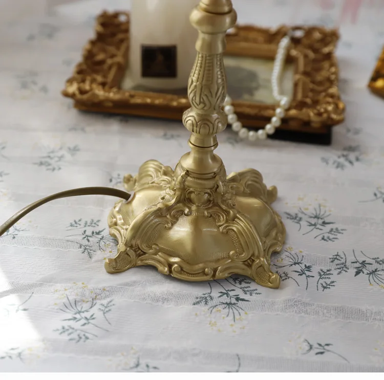 

Pink black classical French brass decorative table lamp study room living room bedroom bedside table lamp