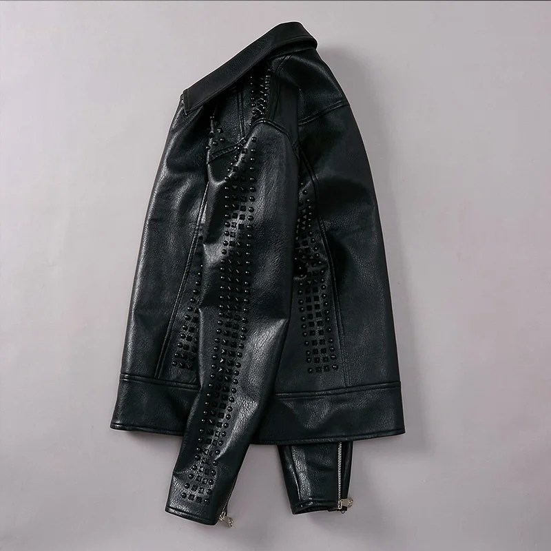 Мужская кожаная куртка в стиле панк рок мотоциклетная приталенная из