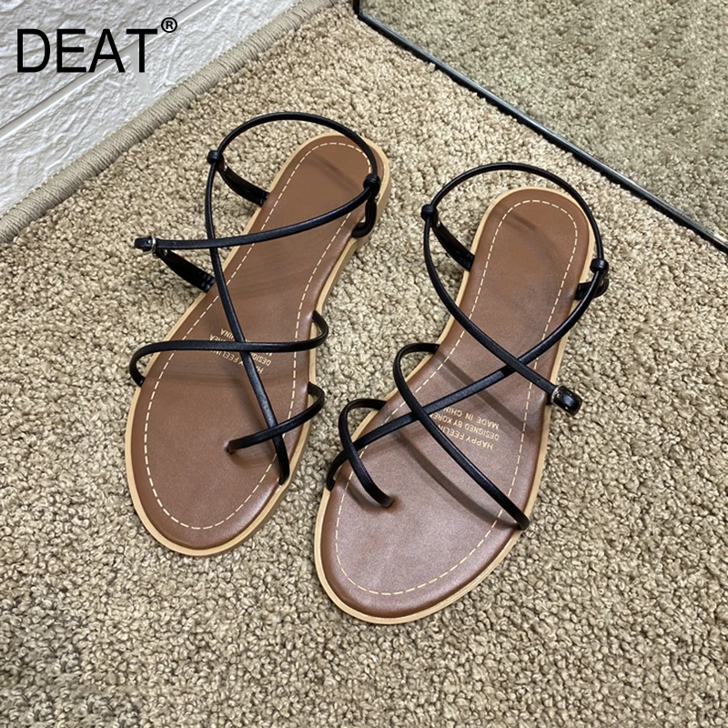 Женские босоножки на плоской подошве DEAT черные из искусственной кожи с круглым