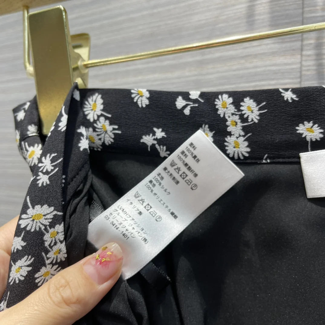 

High-end Brand Sweet Pleated Skirts 2021 Trend High Waist Floral Print Casual Skirts Spring Elegant Lady 100% Silk Luxury Skirts