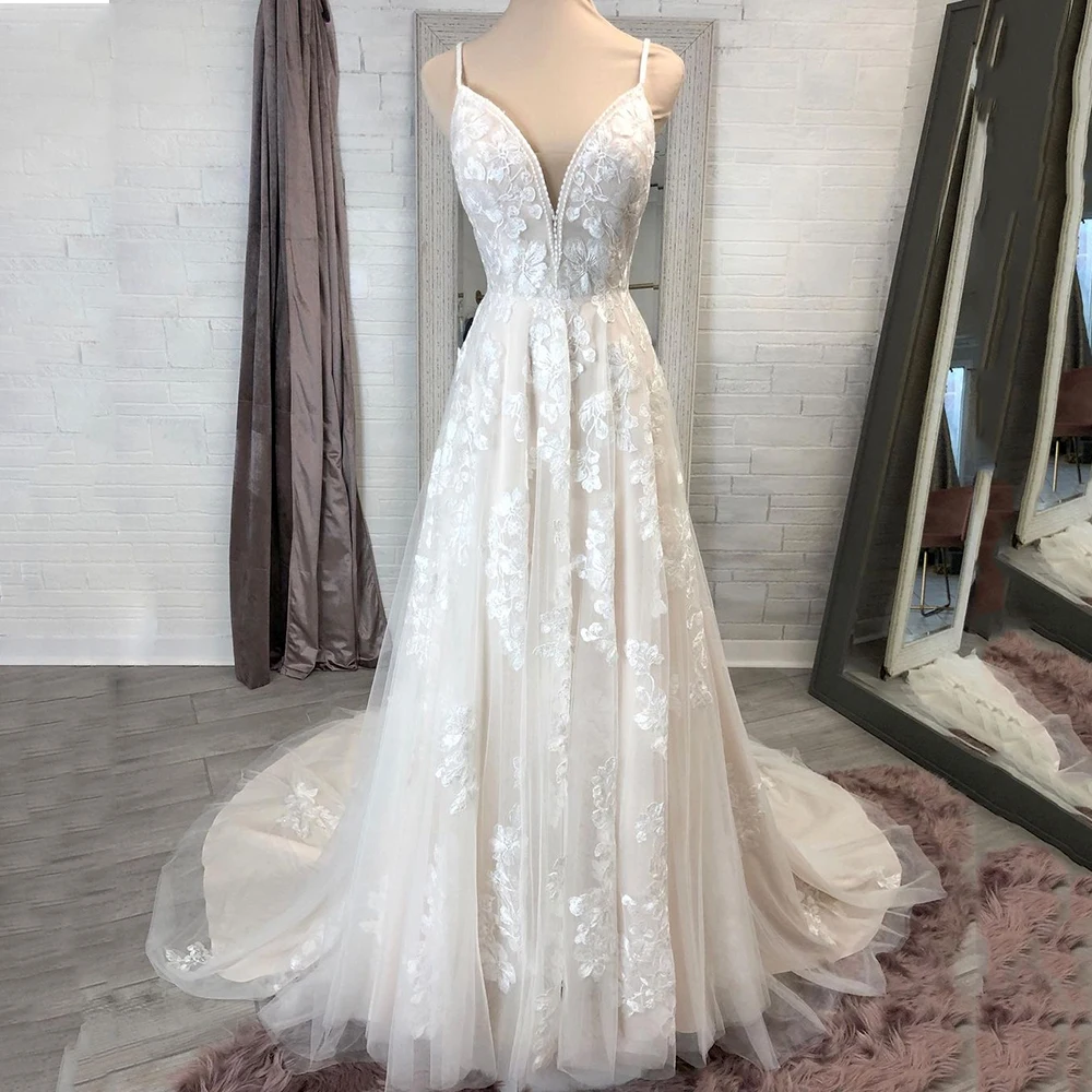 pink wedding dress UZN Elegant Light Champagne A-Line Lace Appliques Wedding Dress V-Neck Sleeveless Beading Bridal Gown Ivory Spagetti Straps Open wedding dress for women