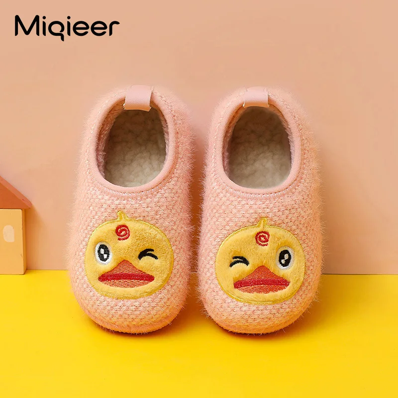 Зимние детские тапочки для дома мальчиков и девочек мягкие с мультяшным