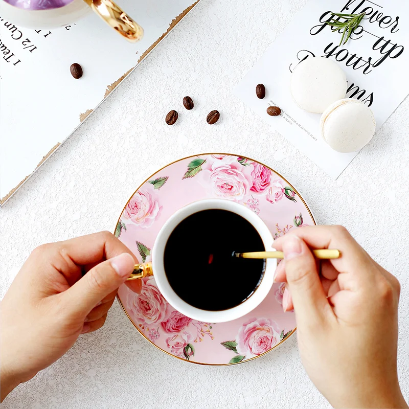 

Nordic Luxury Cup Creative High Quality Ceramic Gold Rim Coffee Saucer Spoon Set Cup Tazas De Cafe Home Drinkware DB60BD
