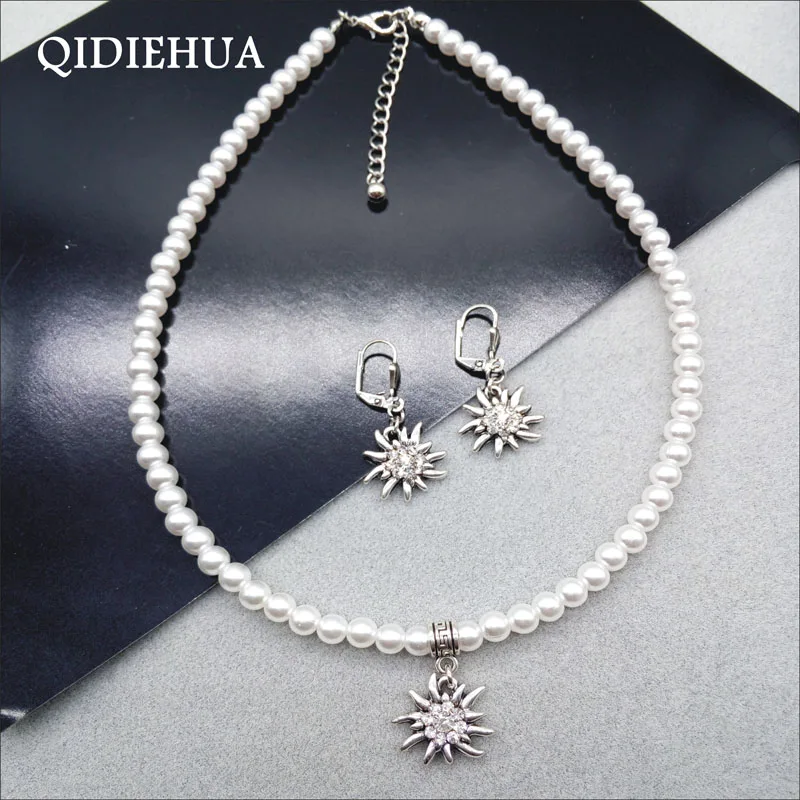 Простые высокие блестящие ручной работы с искусственным жемчугом ожерелье