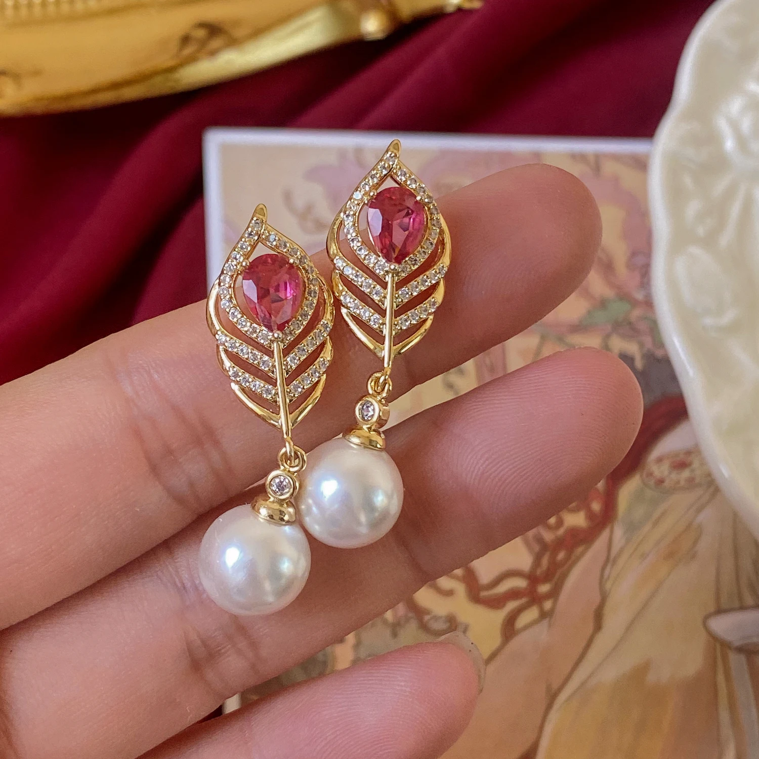 

Red Crystal Pearl Drop Earrings 2021 Trend Temperament Feathered Shape Stud Earrings Pierced Pendant 925 Silver Needle Jewelry