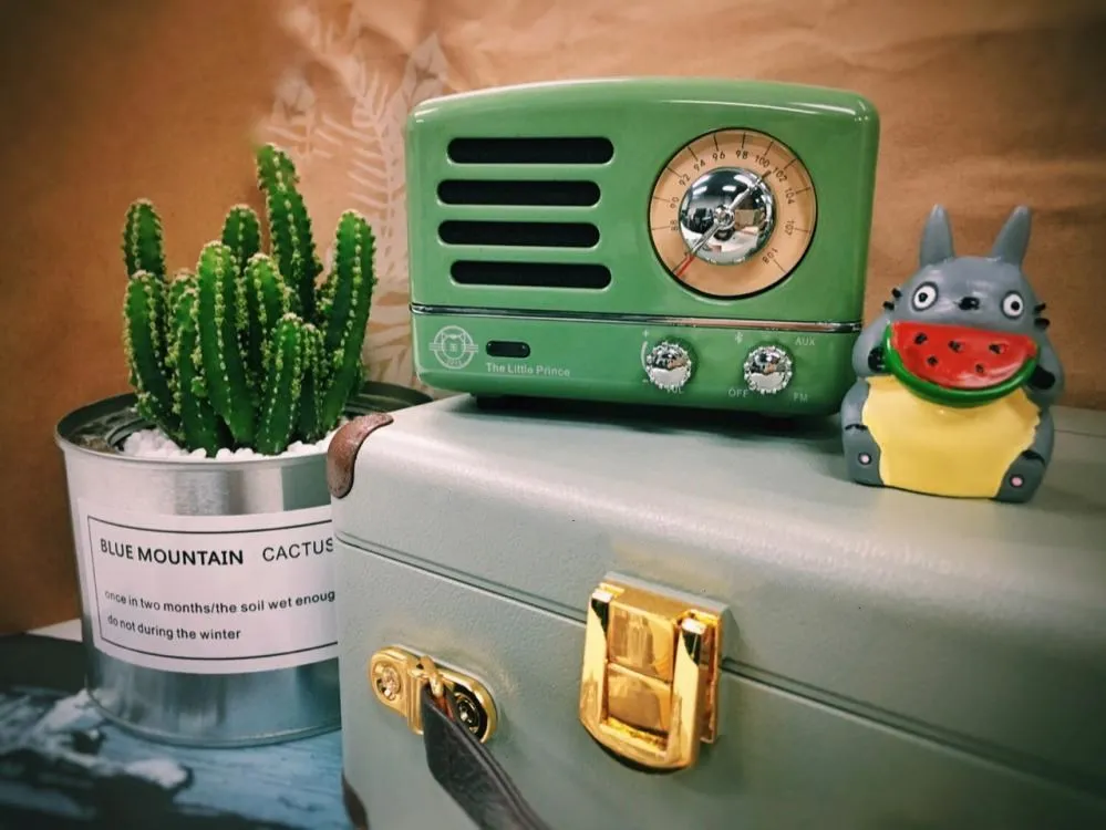 

Mao Wang OTR little prince Retro green Wireless bluetooth speaker Radio Portable speaker with gift box for girl