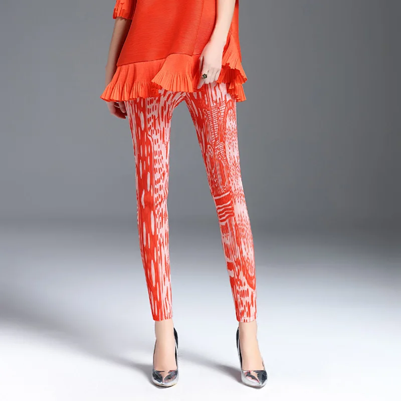 Женские плиссированные брюки-карандаш LANMREM оранжевые повседневные с волнистым