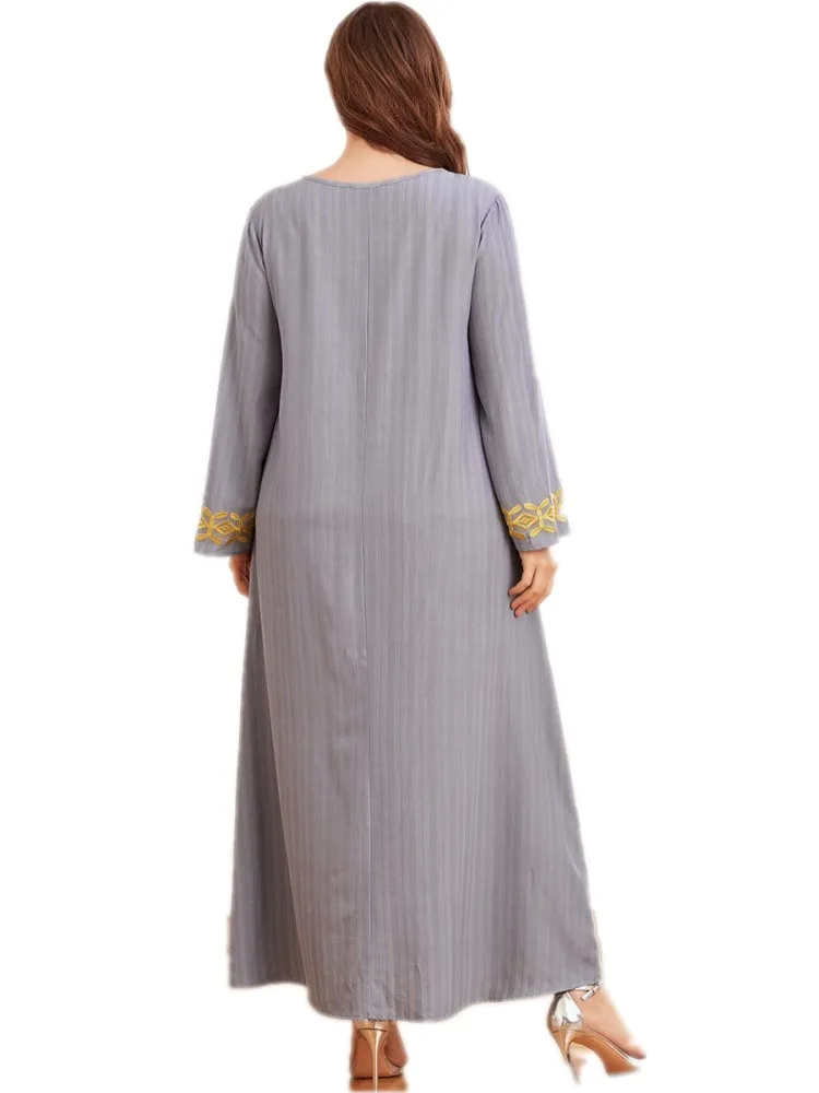 

2021 Style Dress Urban Casual Plus Size Women's Round Neck Embroidery Long-Sleeved Folds Retro National Style Ethnic Long Skirt