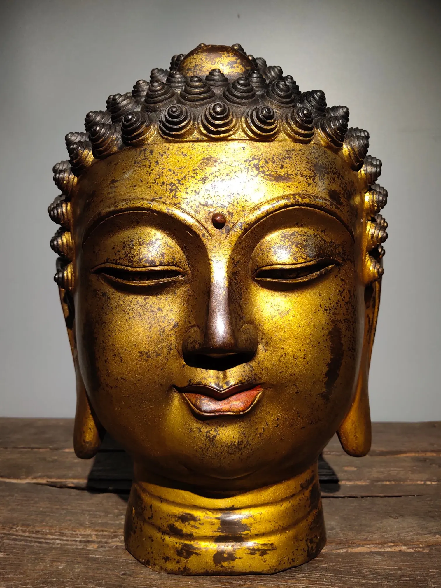 

15"Chinese Folk Collection Old Bronze Cinnabar Lacquer Shakyamuni Buddha Head Enshrine the Buddha Ornaments Town House