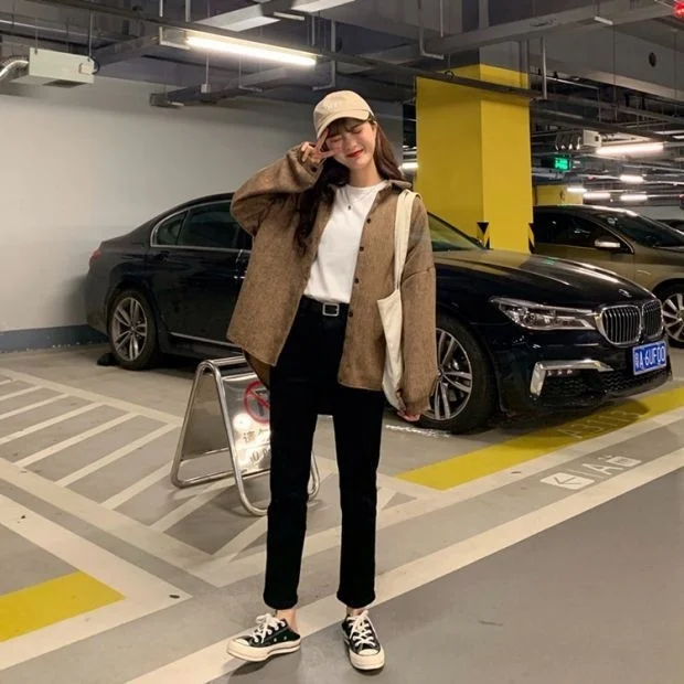 

Женское экономичное пальто в полоску средней длины на осень и зиму