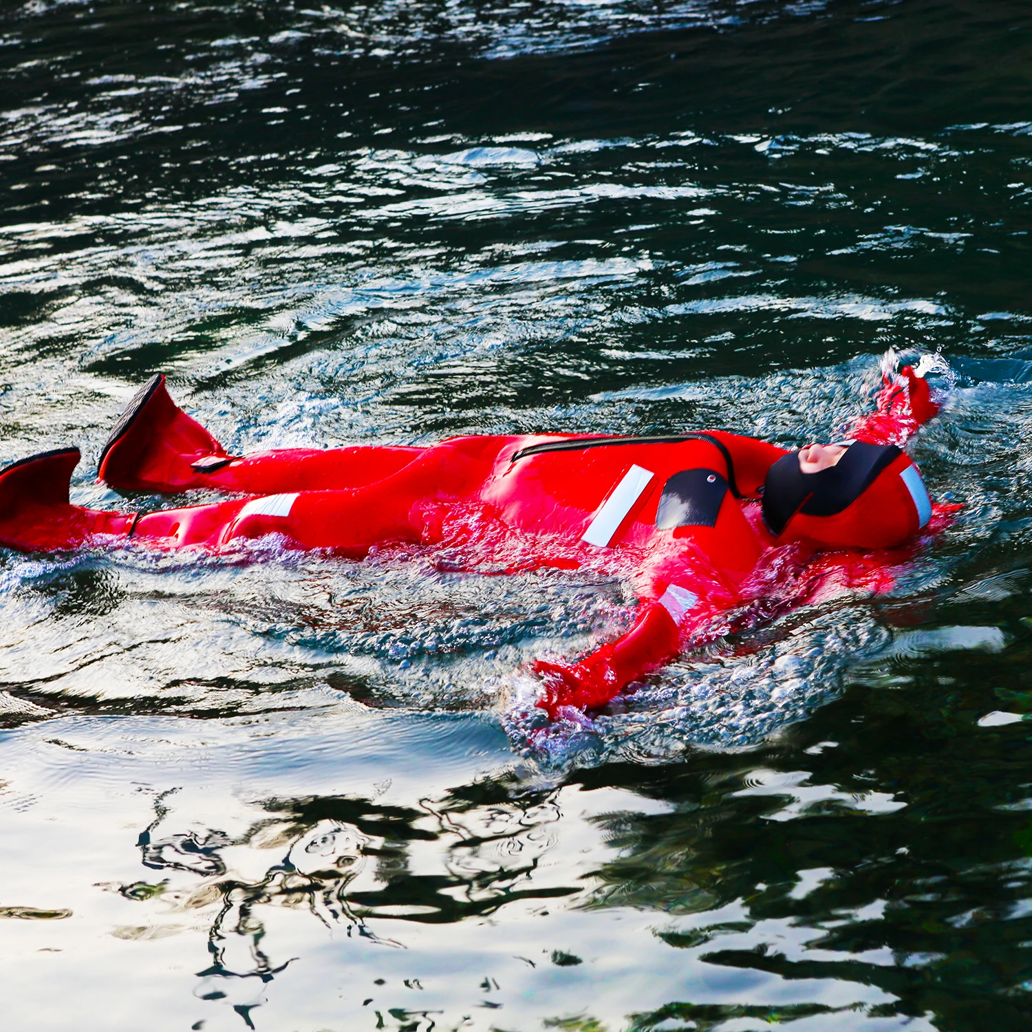 Рисунок 3 - Костюм для выживания из неопрена