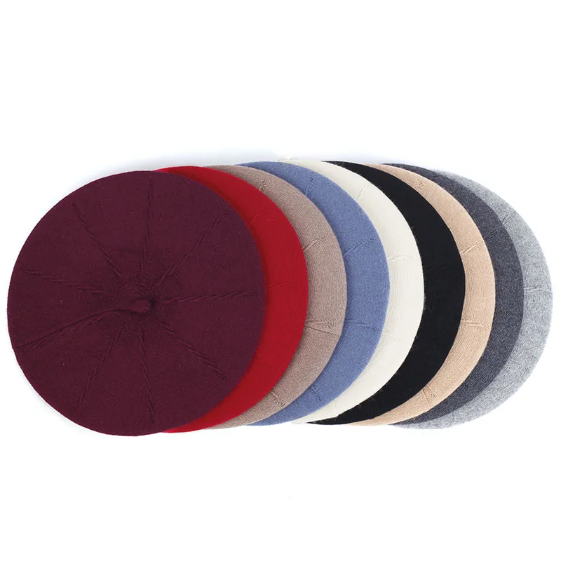 Элегантный вязаный однотонный зимний теплый берет с подвеской под дерево во