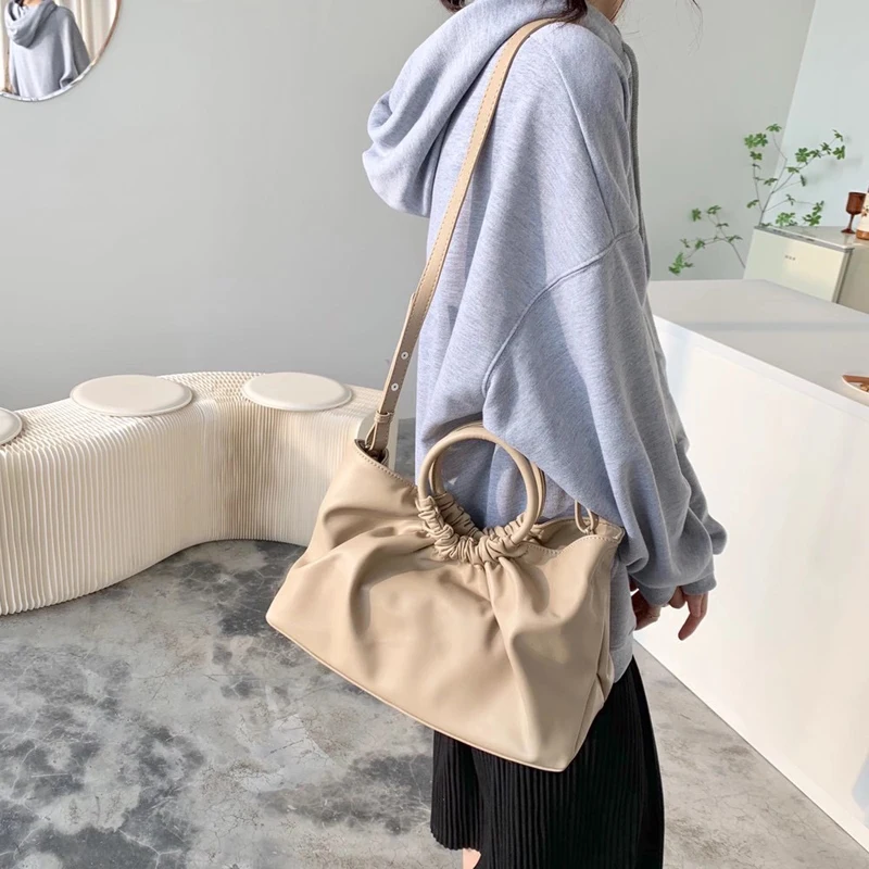 

2021 New Women's Bags Sets Korean Lady Middle Shoulder Bag Soft PU Leather Plicated Round Ring Female Cloud Handbags Whole Sale