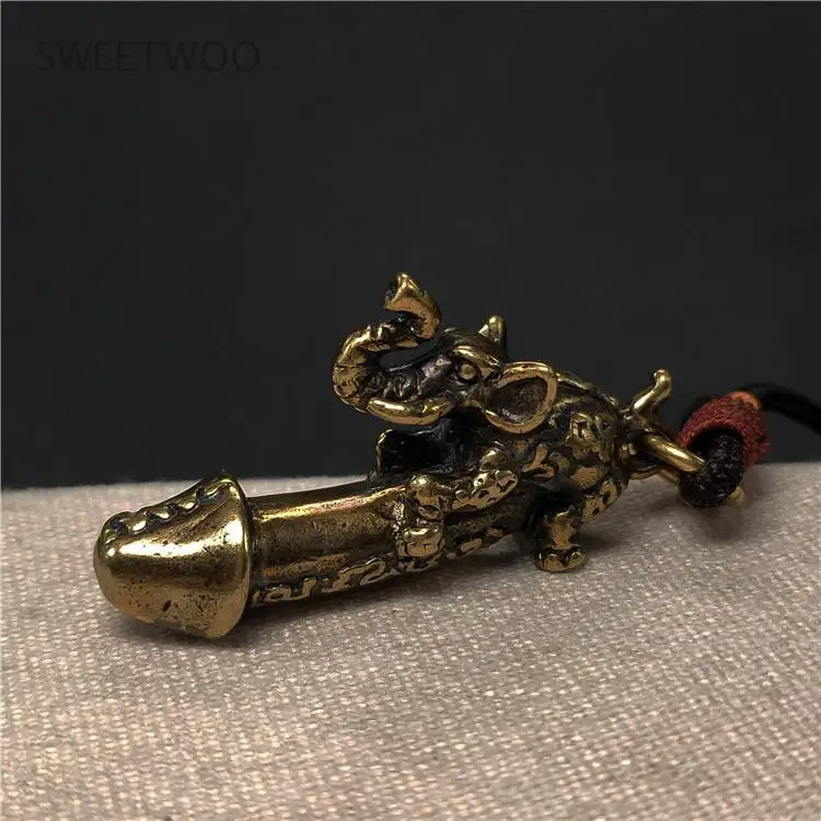

Vintage Creative Keychain Brass Fun Jj Key Ring Pendant Personalized Hand-Carved Crafts Ornaments