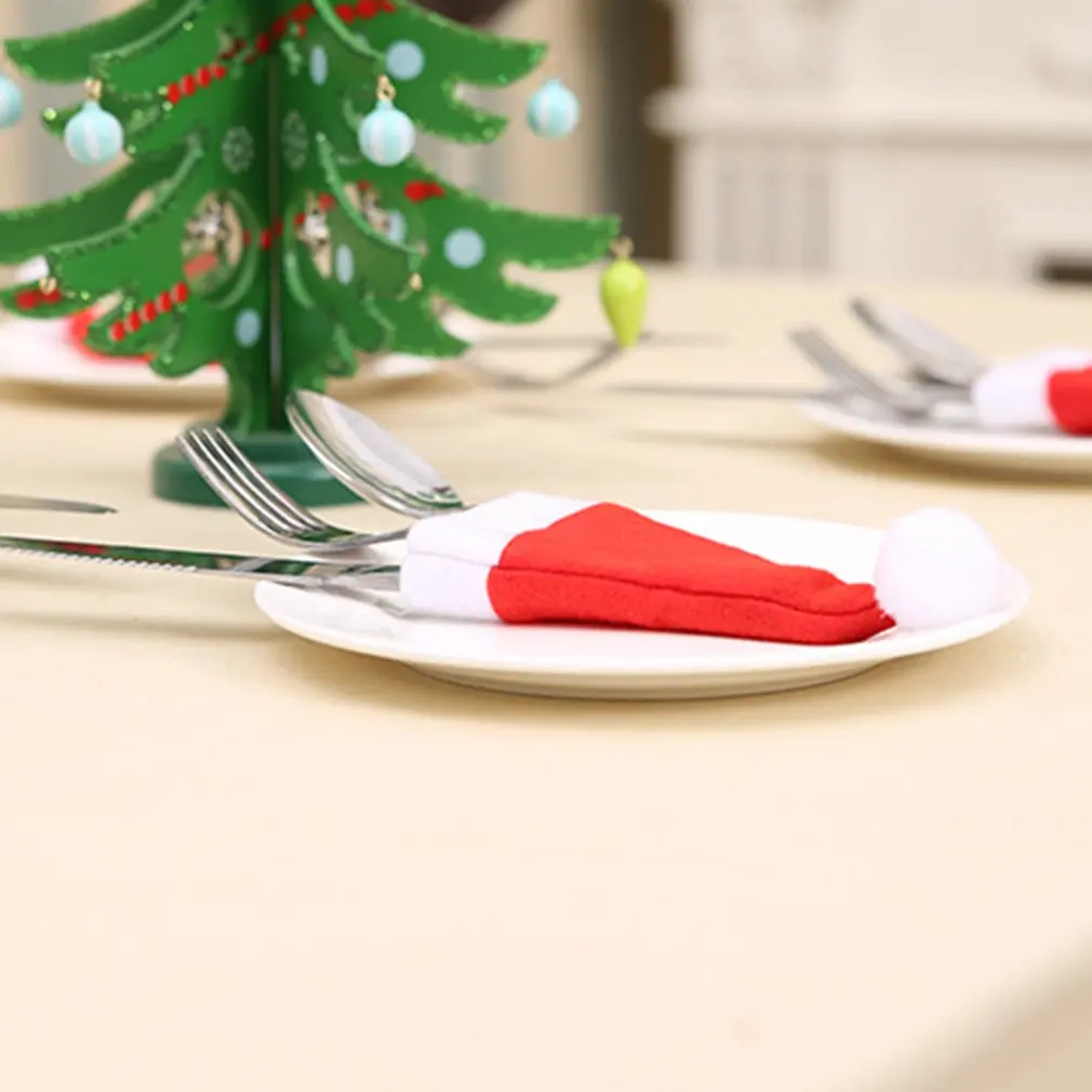 

2018 Christmas decoration Q Version Of Cutlery Bag Creative Home Table Cutlery Set Christmas Snowman Cute Cutlery Set