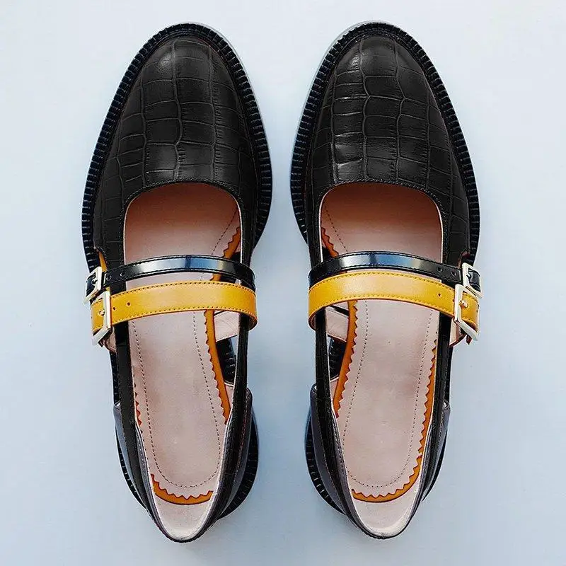 

2020 spring and summer new comfortable low heel square heel hollow color matching sandals large size 40-43