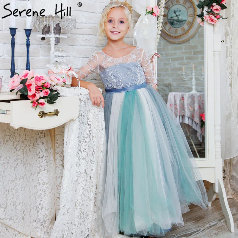 Платье для первого причастия украшенное бусинами и водопадом девочек пышное