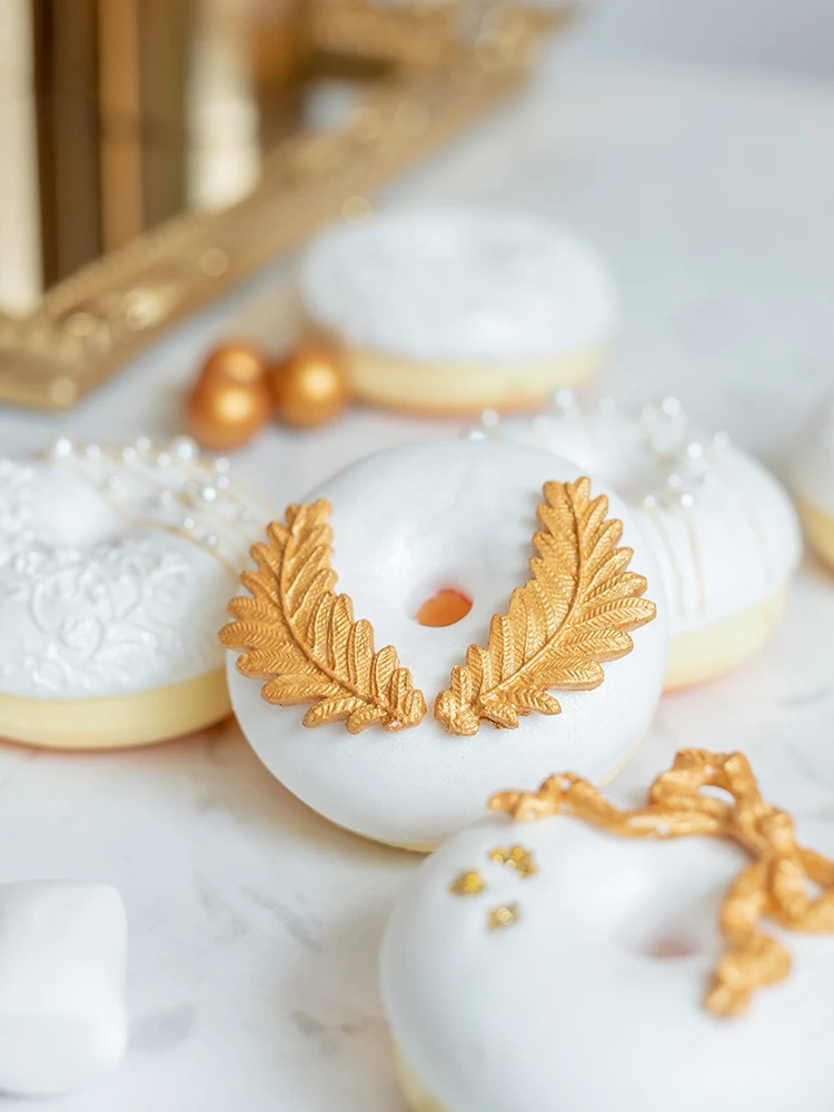 

Simulation cake food model wedding platinum donut dessert table scene layout window decoration shooting props