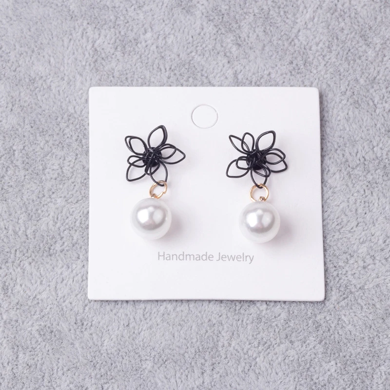 Модные металлические ажурные серьги с черным цветком милые жемчужные подвеской
