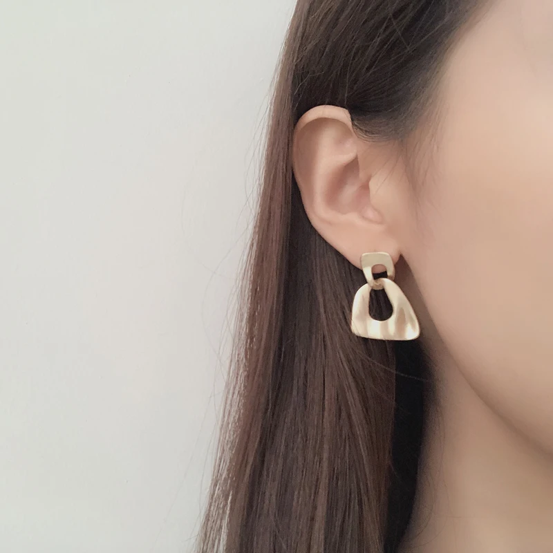 

Temperament of women earrings matte metal studs earrings female 2019 new tide restoring ancient ways eardrop earrings