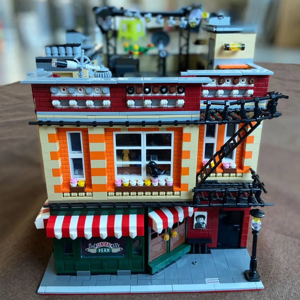 

Creator Expert Moc Blocks Big-bang-theory Central Perk Street View UG10189 4638Pcs Model Modular Building Blocks Bricks Cafe