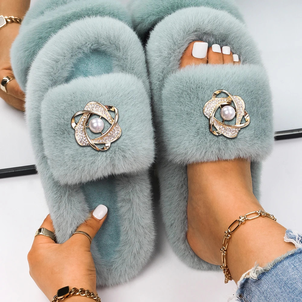 Women's Flower Decor Faux Fur Slides Bling Rhinestone Pearl Ladies Flats Fur Sandals Slippers Winter Custom Flip Flops Shoes