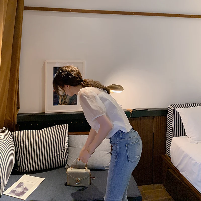 Женская блузка Mishow белая Повседневная из шифона с коротким рукавом и треугольным