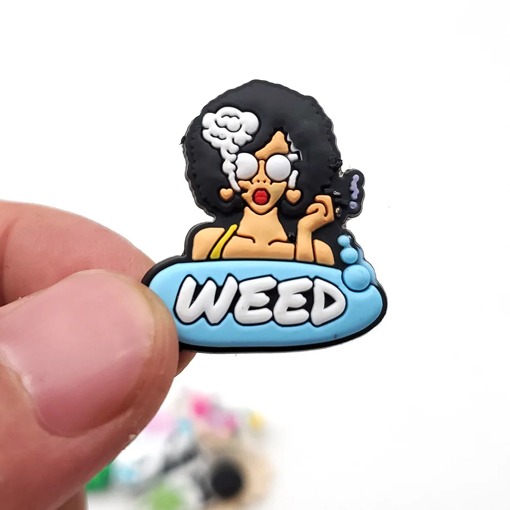 Hot 1pcs Cute Weed Shoe Charms Funny DIY Leaf Garden Shoe Aceessories Fit Sandals Buckle PVC Unisex Adult party Gifts croc jibz