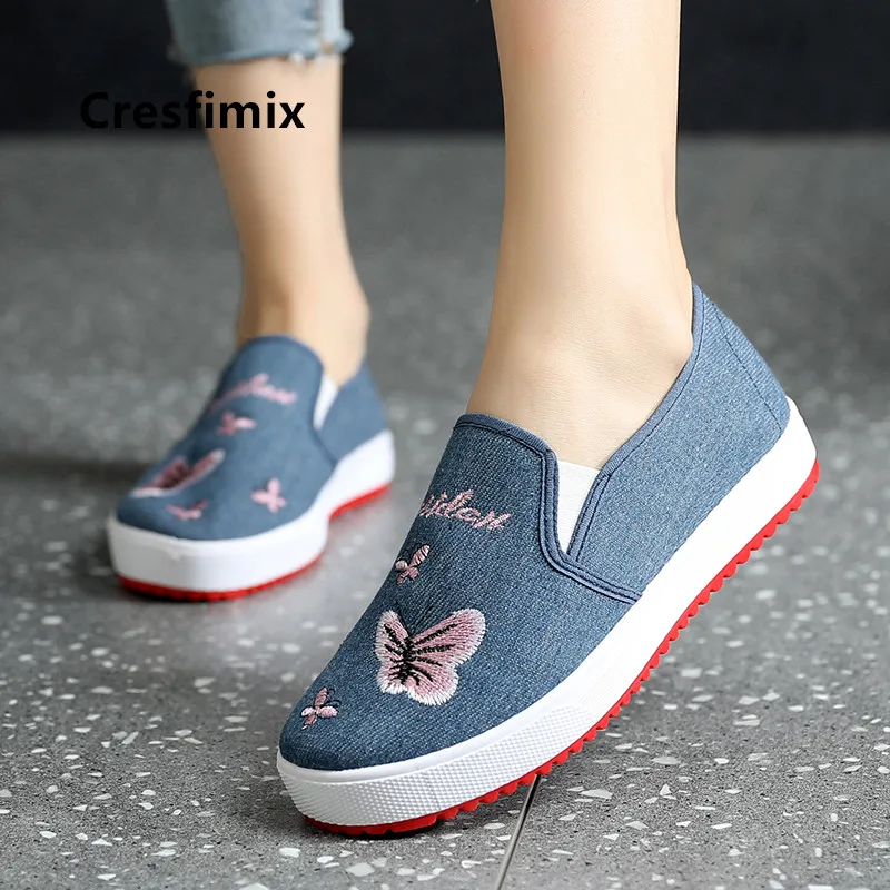 Cresfimix/Женские Модные Белые слипоны на плоской подошве Женская повседневная обувь