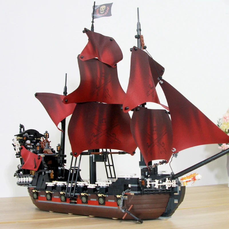 Коллекция 16009 года. Серия &quotПираты&quot Карибского моря. Строительные блоки.