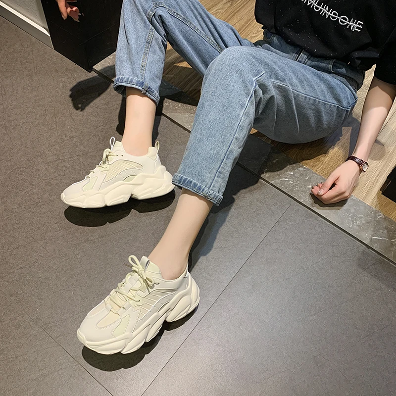 

Show feet little old shoes super hot women's 2020 new net red wild plus velvet flat sports shoes ins tide winter