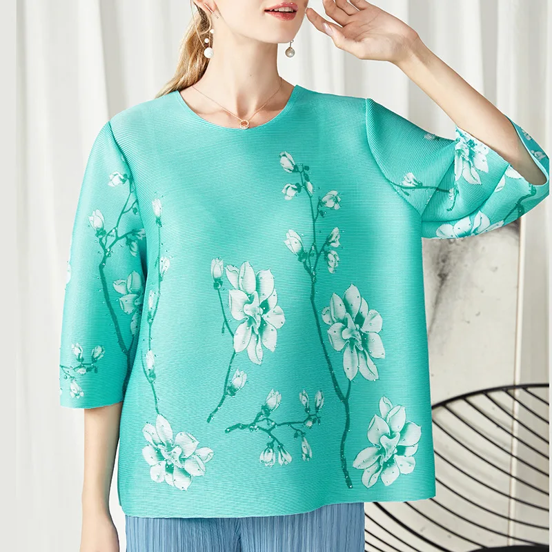 T Shirt For Women 45-75kg 2022 Spring Summer Flowers Printed Round Neck Three Quarter Sleeves Loose Short Miyake Pleated Tops