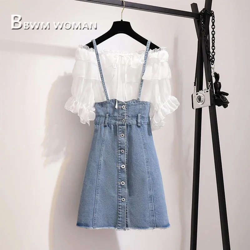 Женский комплект из блузки с вырезом лодочкой и платья на бретельках лето 2019| |