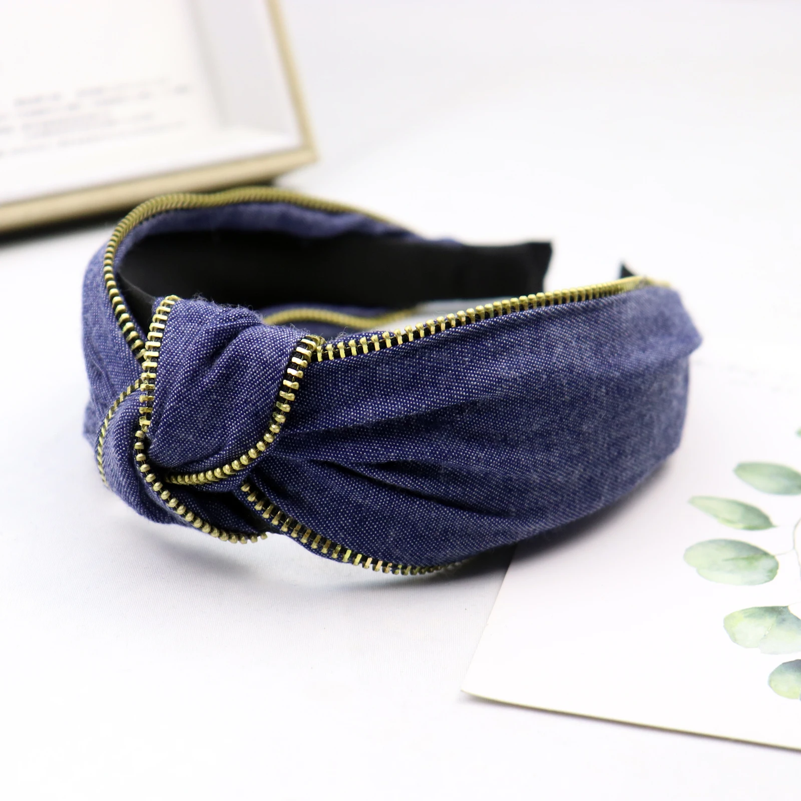Повязка на голову женская синяя Джинсовая с металлической молнией |