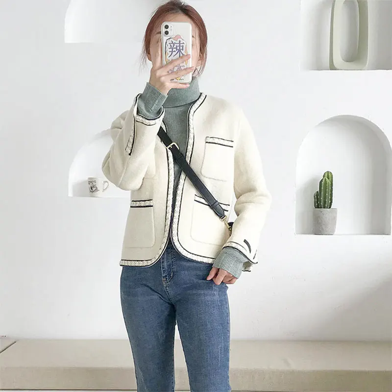 

Women's handmade V-neck cardigan cashmere coat pure color woolen coat autumn and winter short cashmere coat