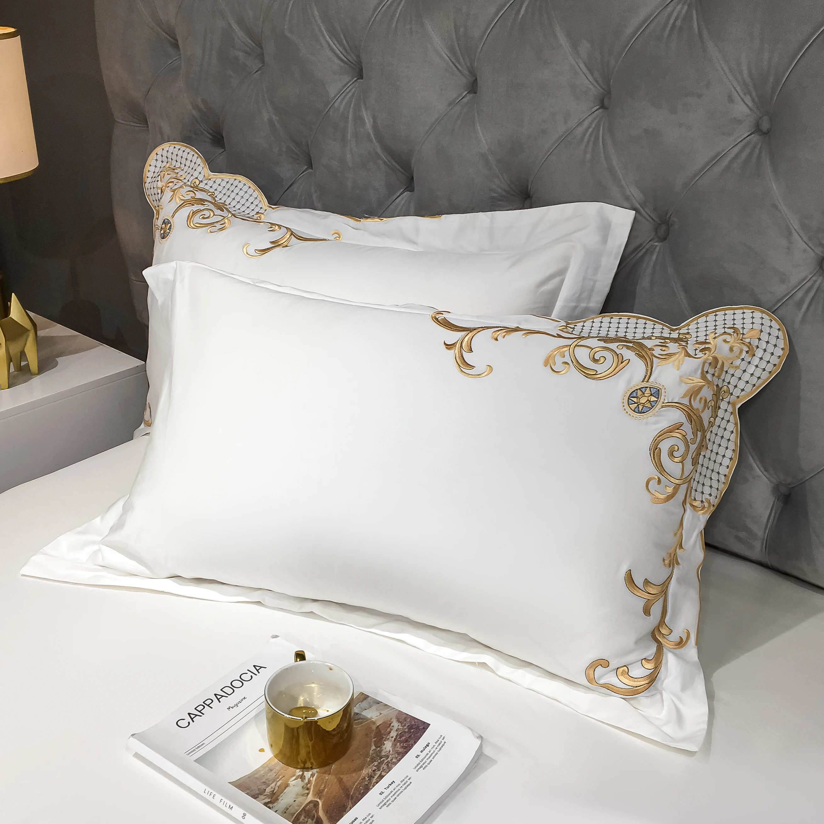 

New Luxury Gold Royal Embroidery White 600TC Egyptian Cotton Bedding Set Duvet Cover Flat/Fitted Sheet Pillowcases Home Textiles