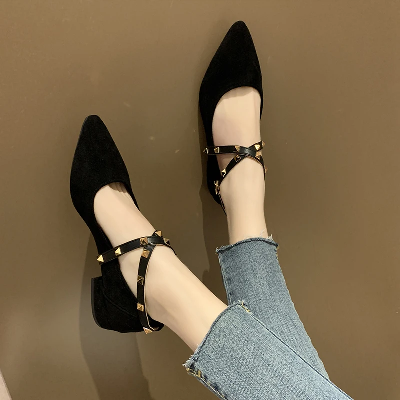 Летние модные босоножки Женская обувь с заклепками на высоком каблуке Роскошные