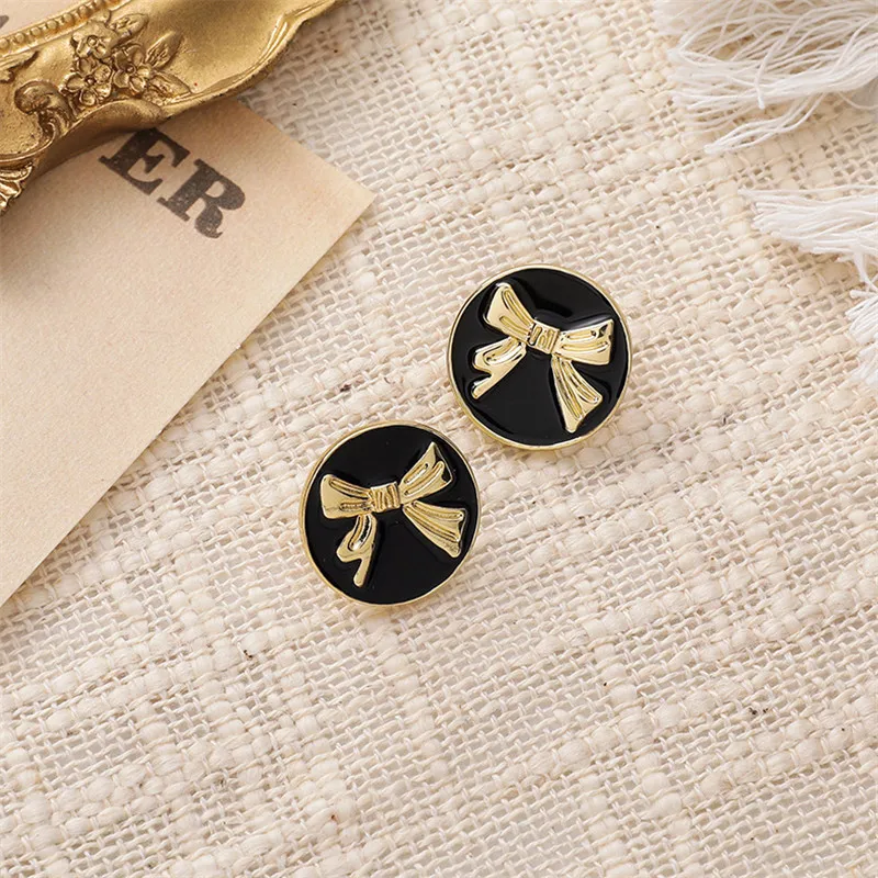 

Retro black bowknot earrings ~ circular ins French aristocratic temperament elegant earrings lovely and sweet women earrings